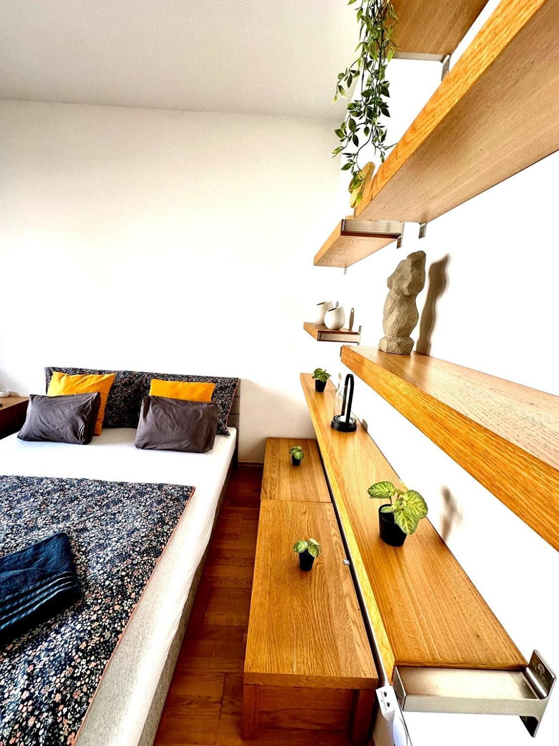 Central Apartment With Balcony Budapest Luaran gambar